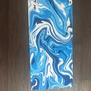 Gaming mouse pad Blue and White Swirl Mat